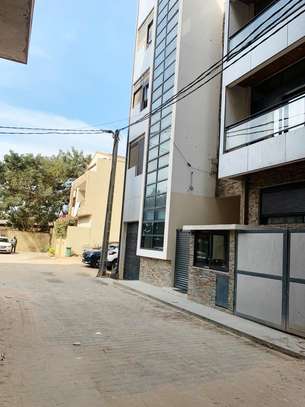 Appartement F2 à louer à Mermoz image 2