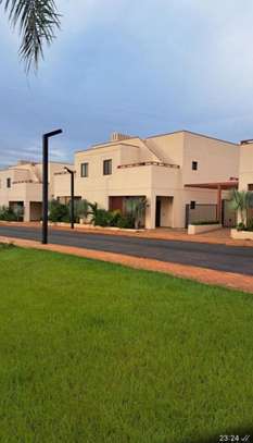 Villa 215 m2 à vendre a Rufisque cité du jardin Kalia image 2