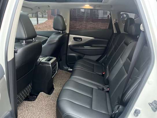 Nissan SUV 5 portes blanc automatique confortable image 7