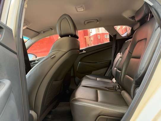 Hyundai tucson image 12