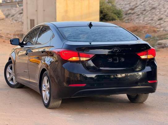 Hyundai Elantra image 2