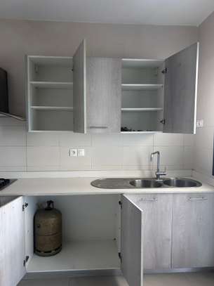 À VENDRE : Cuisine équipée, presque neuve image 3