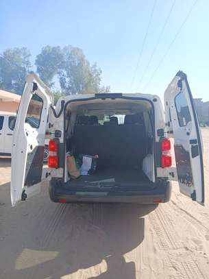 Minibus TOYOTA 9 Places 2018 image 6