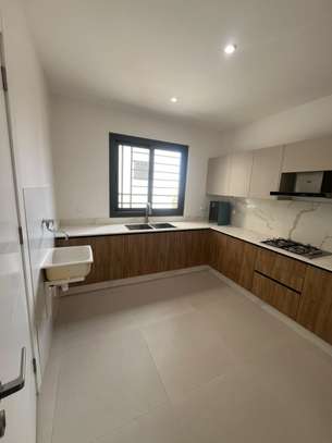 Appartement à Louer F4 Grand Standing Almadies Recasement image 7
