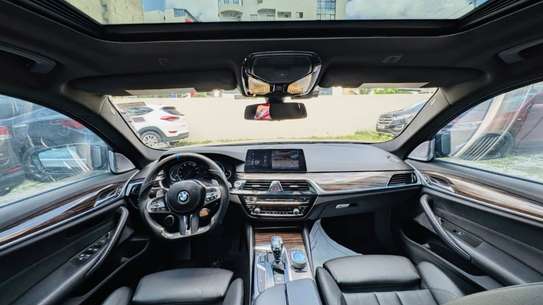 BMW *M5* _Xdrive 2018 image 10