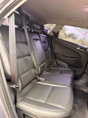HYUNDAI TUCSON DIESEL 2018 image 6