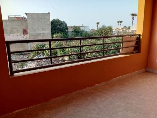 Appartement lumineux avec jardin à Thiès image 5