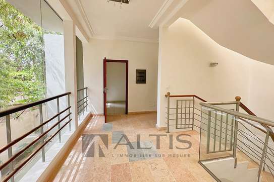 Villa d'architecte à louer à Fann Résidence image 5