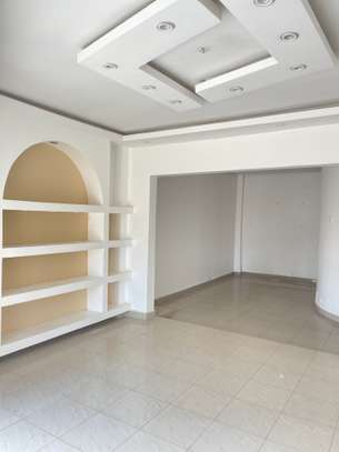Magasin à louer image 11