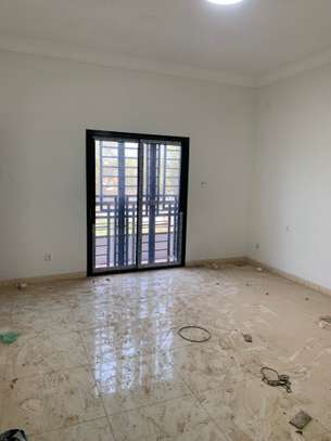 Villa R+1 à louer Ndiakhirate Sn City image 7