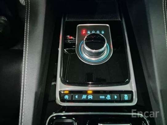 Jaguar F-Pace Sport essence Full options image 15