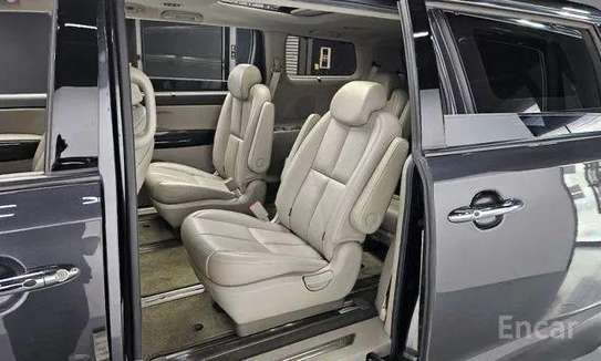 KIA CARNIVAL FULL OPTION 2020 image 2