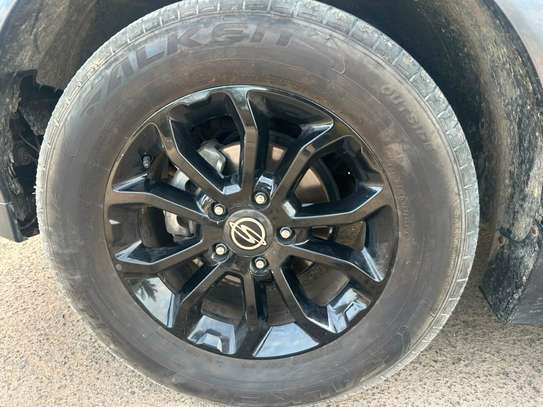 SsangYong Korando 4x4 Gris SUV robuste et confortable image 6
