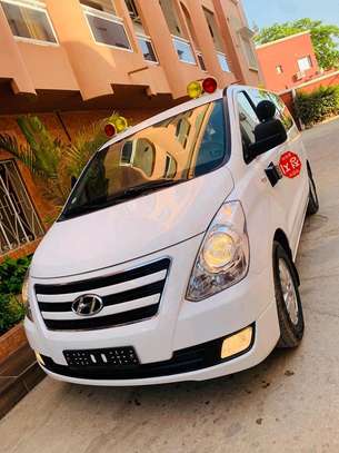 Hyundai grand starex 2017 12 place image 4
