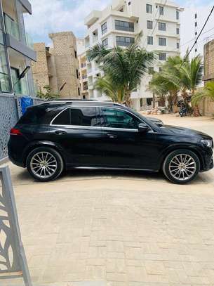 Mercedes-Benz GLE 300D à louer image 6