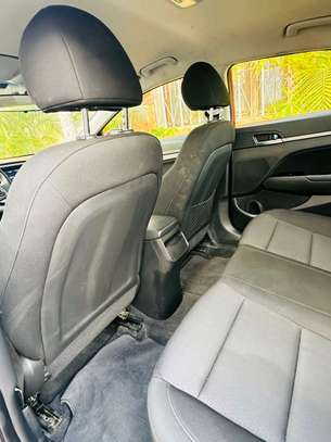 Hyundai Elantra 2018 image 8