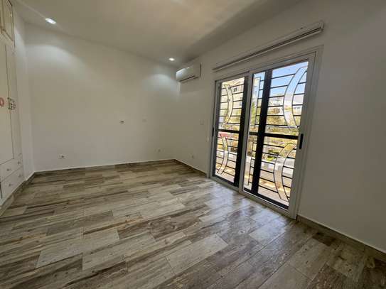 Maison à vendre a la vdn derrière eslusive image 9