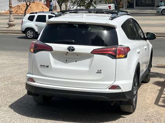 Toyota Rav4 image 8