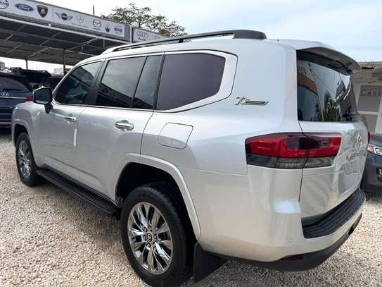 Toyota land cruiser VX image 4
