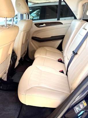 Mercedes Benz GLE400 image 5