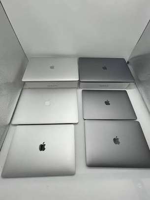 MACBOOK PRO 15 TOUCH BAR 2018 i7 image 5