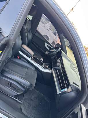 Audi Q8 Gris 2021 image 4
