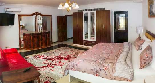 Appartement meublé à louer au Point E image 3