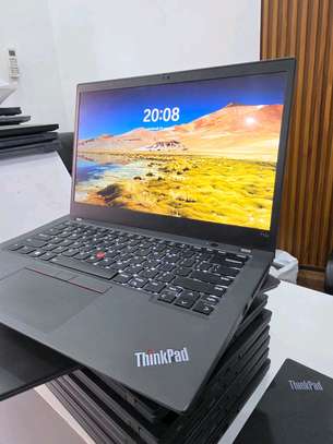 Lenovo Thinkpad t14 s image 3