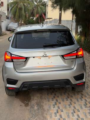 Outlander sport 2020 image 5