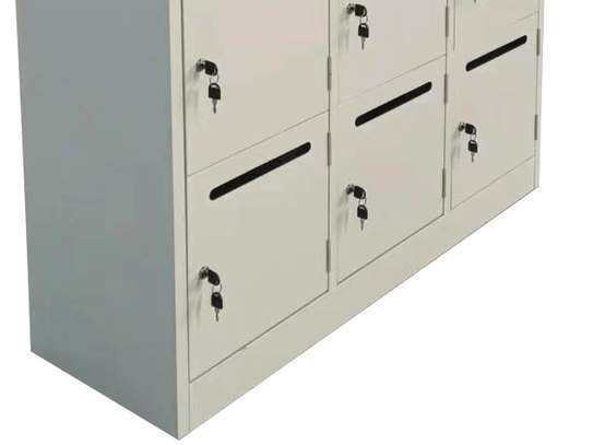 ARMOIRE METAL VESTIAIRE 12 PORTES image 4