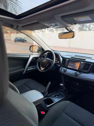 TOYOTA RAV4 image 4