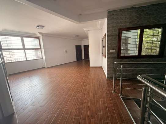 bureau duplex à louer 600m2 image 15