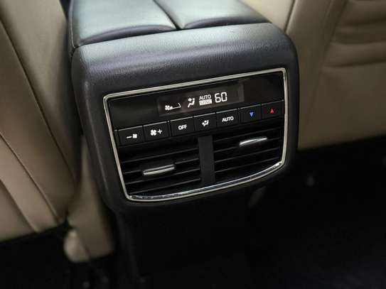 Mazda Cx9 Signature image 10