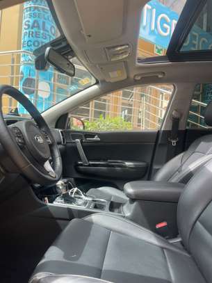 Kia SPORTAGE KX5 image 8