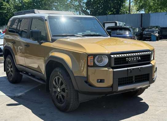 Toyota land cruiser prado hybrid 2024 image 3