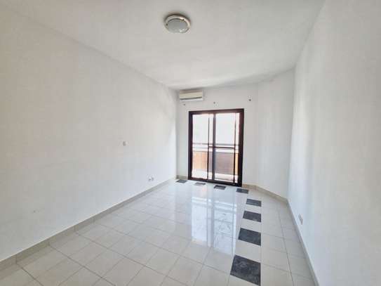 APPARTEMENT F4 SEMI MEUBLE  A LOUER A NGOR EN FACE DU STADE image 5