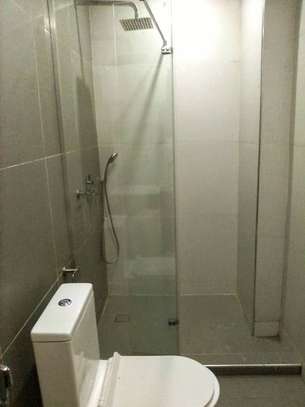 Appartement F4 non meublé Point E parking, ascenseur image 5