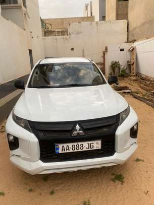 Mitsubishi L200 2022 image 8