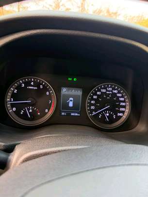 Hyundai tucson image 6