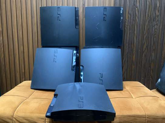 PS3 venant complét avec deux manette image 2
