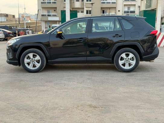 Toyota rav4 Anne 2021 image 4