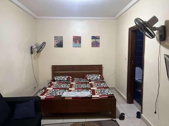 Chambre meublée image 2