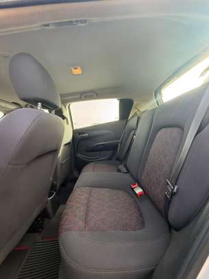 Chevrolet sonic Année 2018 image 6