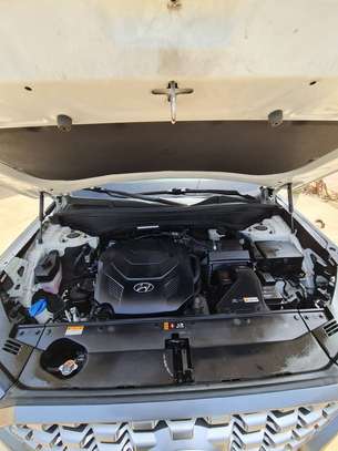 Hyndai SUV2021 image 2