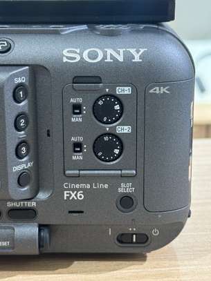 Sony FX6 + 28-135mm F4 G OSS image 3
