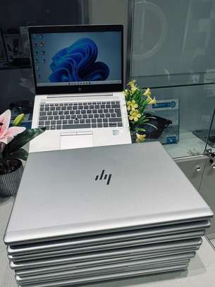 Hp elitebook 830 image 4