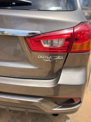 Mitsubishi outlander image 10
