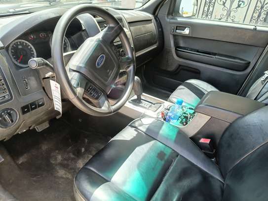 Ford escape image 4