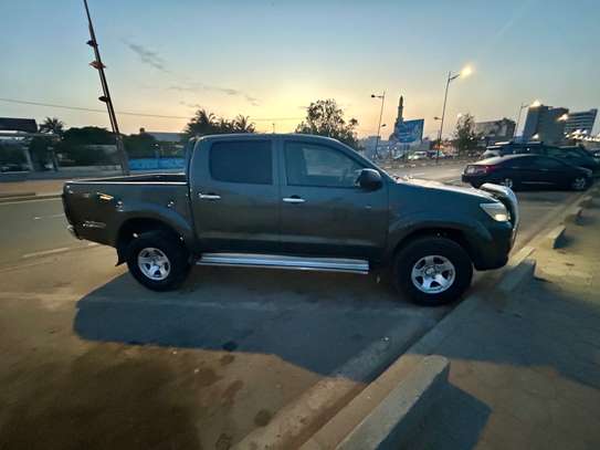 Location Toyota Hilux Double Cabine avec ou sans chauffeur image 2