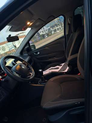 RENAULT CLIO 4 image 5
